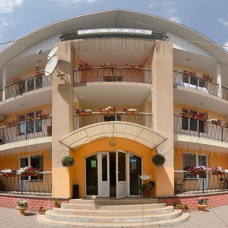 Galant Hotel Boryspilʼ Dış mekan fotoğraf