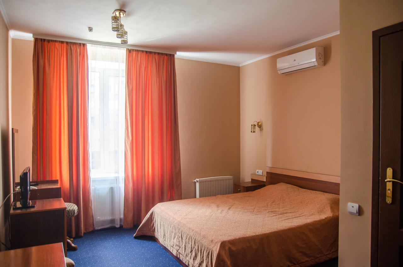 Galant Hotel Boryspilʼ Dış mekan fotoğraf