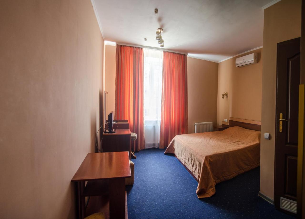 Galant Hotel Boryspilʼ Dış mekan fotoğraf